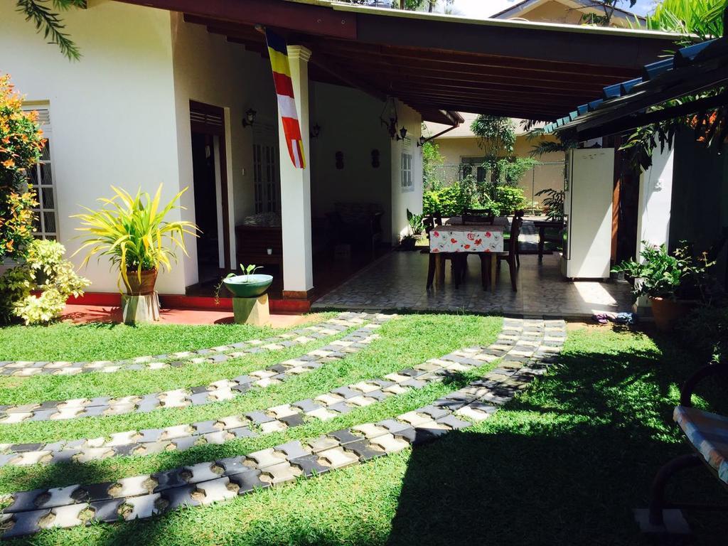 Villa Begonia Katugastota Ngoại thất bức ảnh